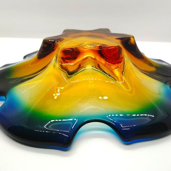 Sold    Vintage Mid Century Modern Hand Blown Art Glass Bowl Flower Shaped - Picture 10 of 11